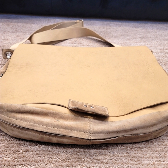 Mandarina Duck Messenger Bag - Picture 2 of 15